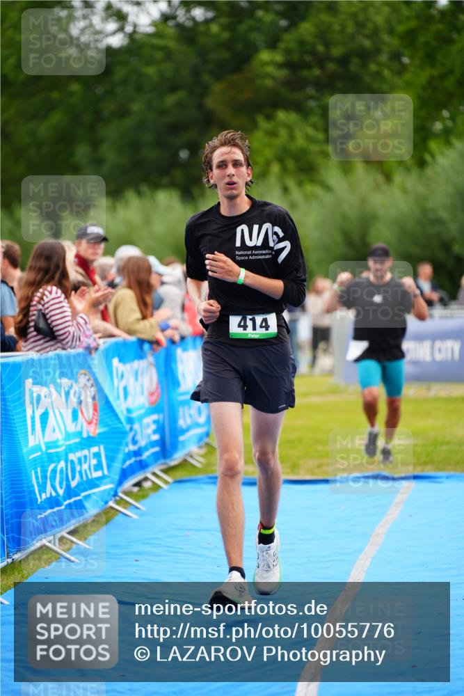 30.08.2026 - Elbe Triathlon Hamburg LAZAROV Photography http://msf.ph/oto/10055776 30.08.2026 11:05:55 Ziel 414, 431, 779 meine-sportfotos.de
