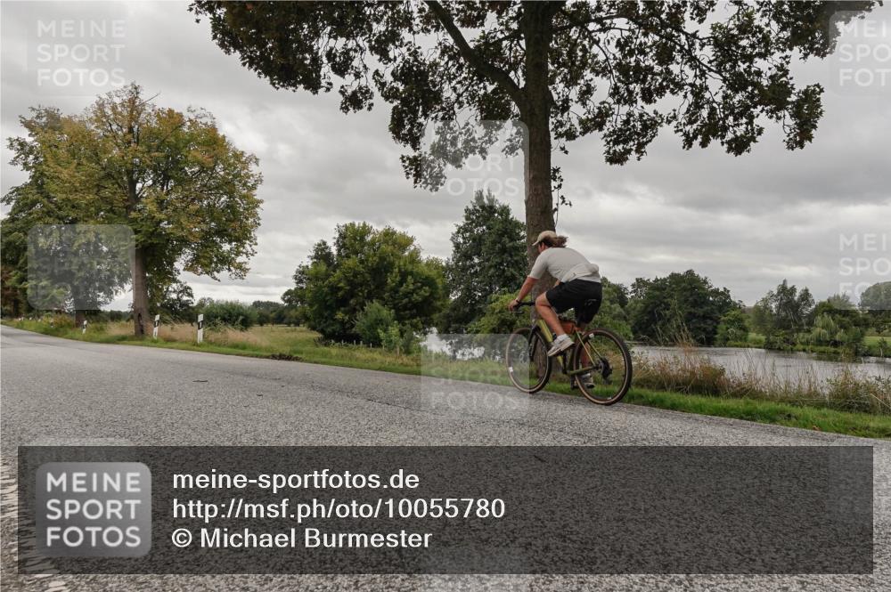 30.08.2026 - Elbe Triathlon Hamburg Michael Burmester http://msf.ph/oto/10055780 30.08.2026 12:16:08 Radfahren  meine-sportfotos.de