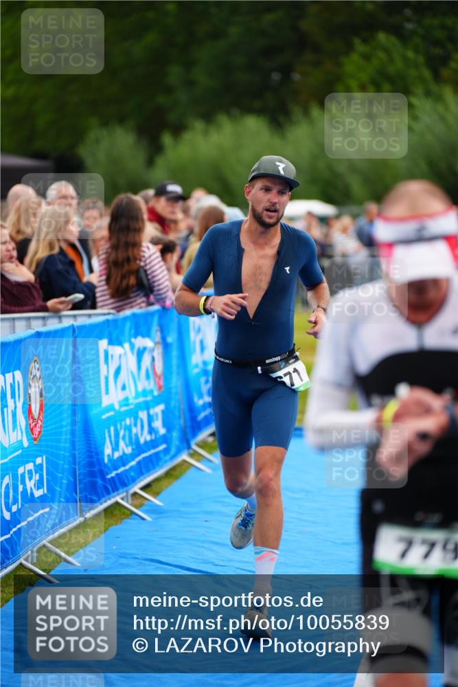 30.08.2026 - Elbe Triathlon Hamburg LAZAROV Photography http://msf.ph/oto/10055839 30.08.2026 11:06:05 Ziel 671, 779 meine-sportfotos.de