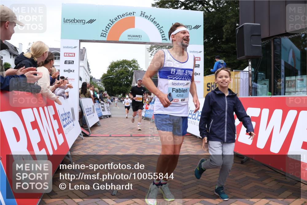 30.08.2026 - Blankeneser Heldenlauf Lena Gebhardt http://msf.ph/oto/10055844 30.08.2026 12:09:55 Ziel 2096, 2340, 2788, 4259, 4473 meine-sportfotos.de