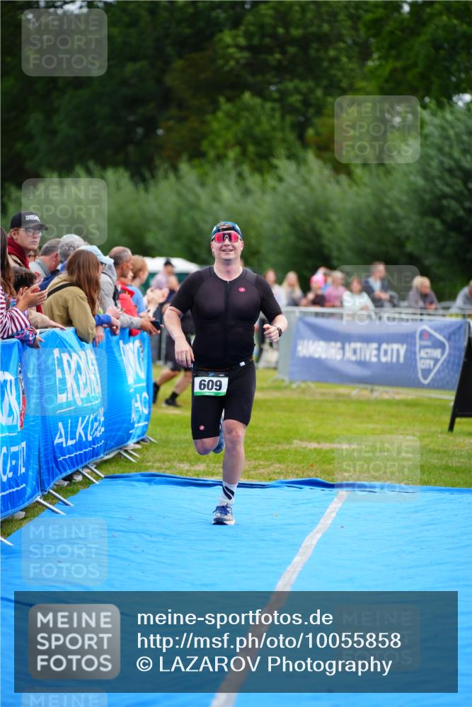 30.08.2026 - Elbe Triathlon Hamburg LAZAROV Photography http://msf.ph/oto/10055858 30.08.2026 11:06:15 Ziel 609 meine-sportfotos.de