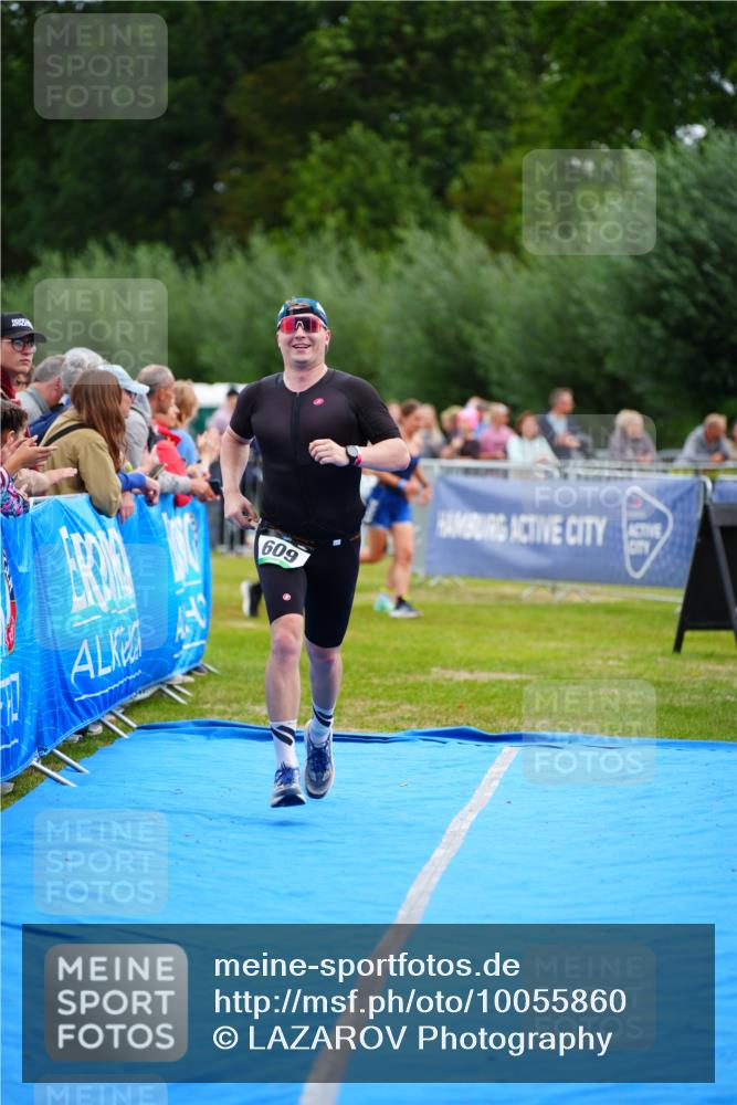 30.08.2026 - Elbe Triathlon Hamburg LAZAROV Photography http://msf.ph/oto/10055860 30.08.2026 11:06:15 Ziel 609 meine-sportfotos.de