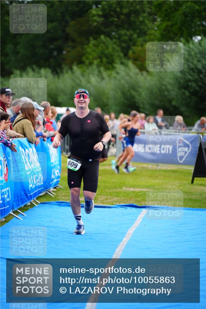 30.08.2026 - Elbe Triathlon Hamburg LAZAROV Photography http://msf.ph/oto/10055863 30.08.2026 11:06:15 Ziel 609 meine-sportfotos.de