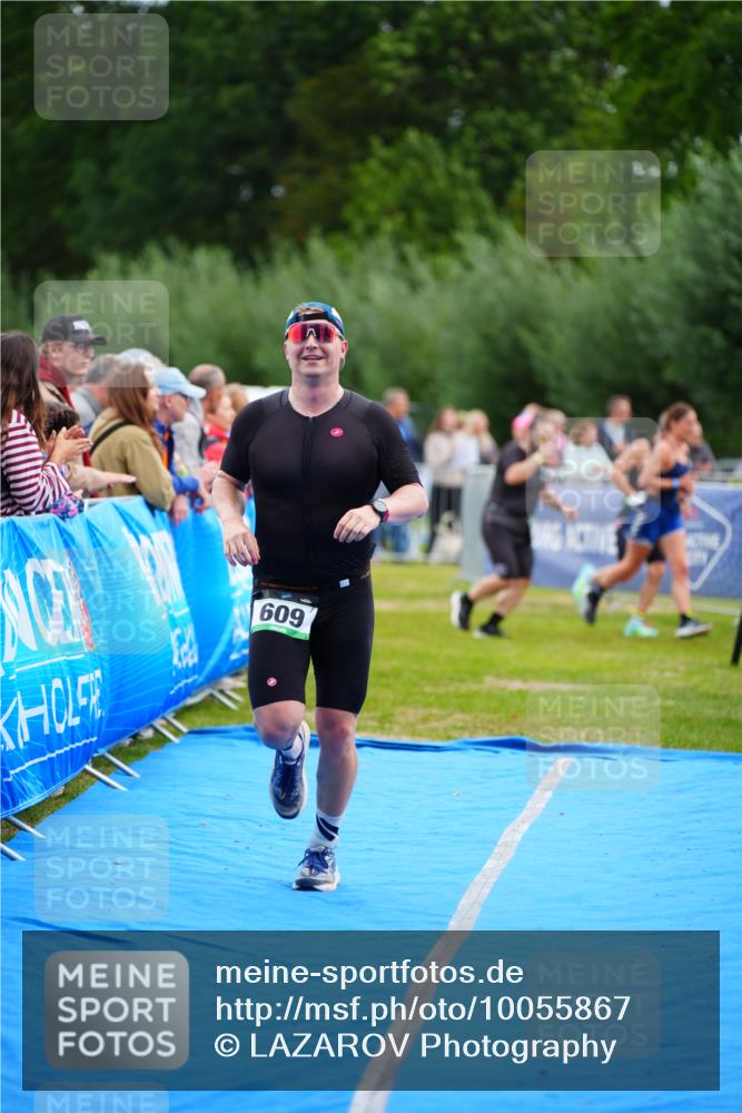 30.08.2026 - Elbe Triathlon Hamburg LAZAROV Photography http://msf.ph/oto/10055867 30.08.2026 11:06:15 Ziel 609 meine-sportfotos.de