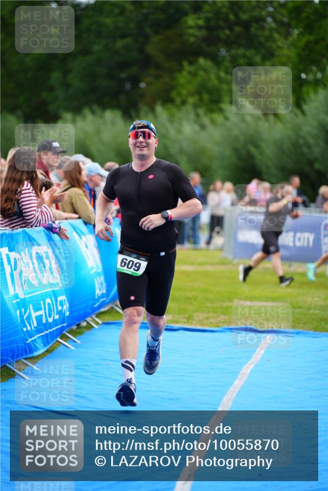 30.08.2026 - Elbe Triathlon Hamburg LAZAROV Photography http://msf.ph/oto/10055870 30.08.2026 11:06:16 Ziel 609 meine-sportfotos.de