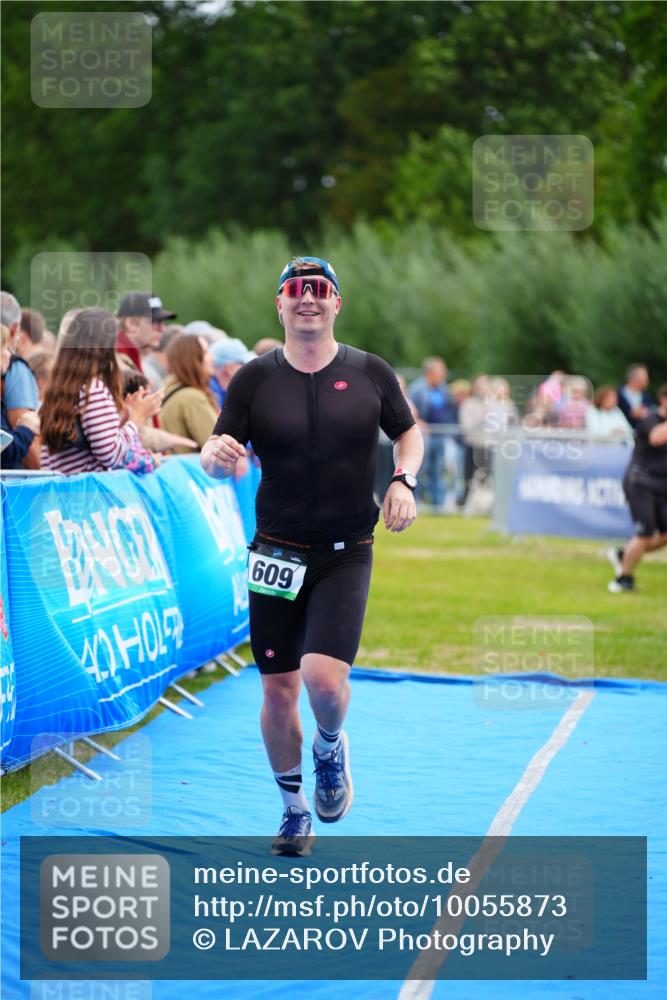 30.08.2026 - Elbe Triathlon Hamburg LAZAROV Photography http://msf.ph/oto/10055873 30.08.2026 11:06:16 Ziel 609 meine-sportfotos.de