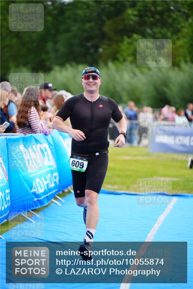 30.08.2026 - Elbe Triathlon Hamburg LAZAROV Photography http://msf.ph/oto/10055874 30.08.2026 11:06:16 Ziel 609 meine-sportfotos.de
