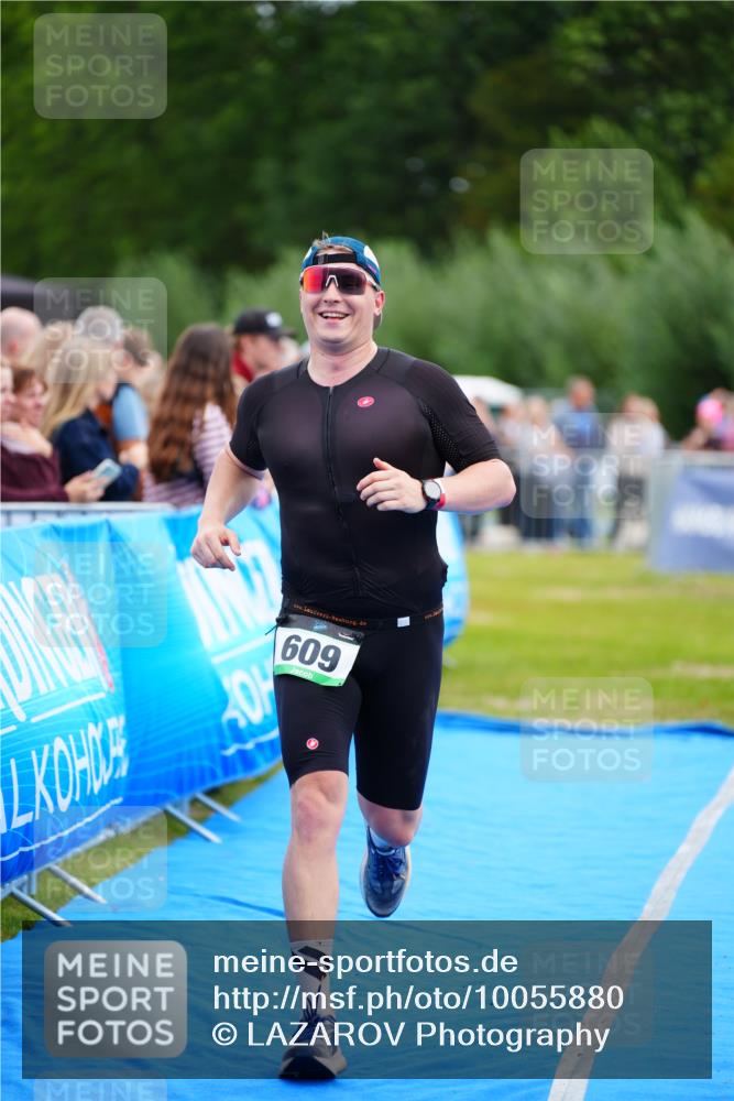 30.08.2026 - Elbe Triathlon Hamburg LAZAROV Photography http://msf.ph/oto/10055880 30.08.2026 11:06:16 Ziel 609 meine-sportfotos.de