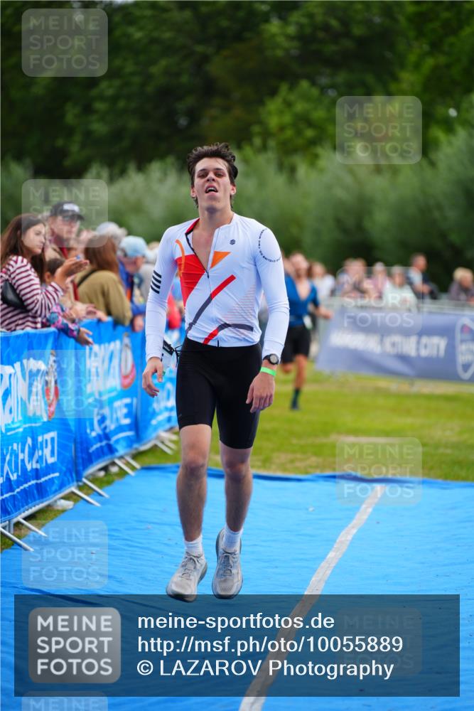 30.08.2026 - Elbe Triathlon Hamburg LAZAROV Photography http://msf.ph/oto/10055889 30.08.2026 11:06:26 Ziel 425, 482, 628 meine-sportfotos.de