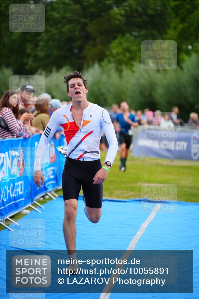 30.08.2026 - Elbe Triathlon Hamburg LAZAROV Photography http://msf.ph/oto/10055891 30.08.2026 11:06:27 Ziel 425, 482, 628 meine-sportfotos.de