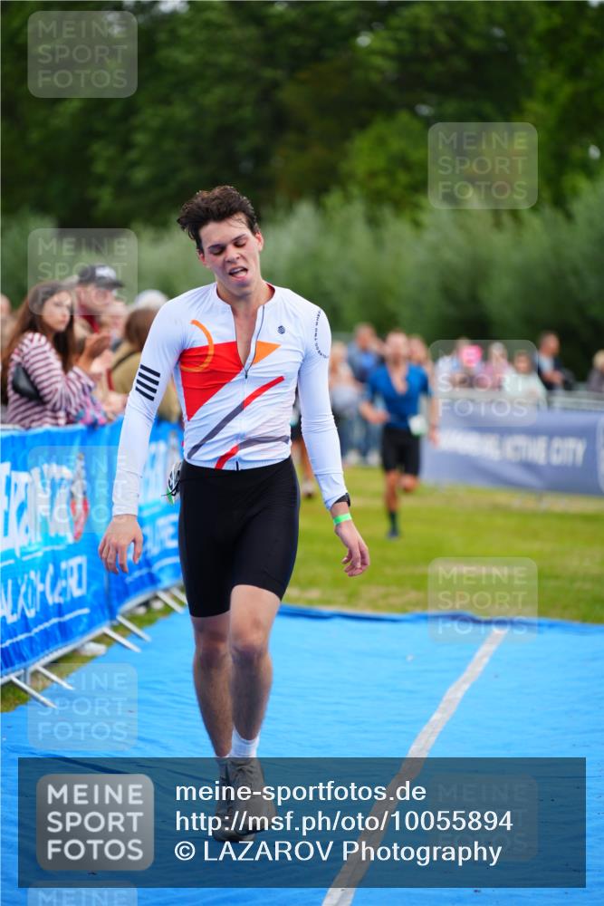 30.08.2026 - Elbe Triathlon Hamburg LAZAROV Photography http://msf.ph/oto/10055894 30.08.2026 11:06:27 Ziel 425, 482, 628 meine-sportfotos.de