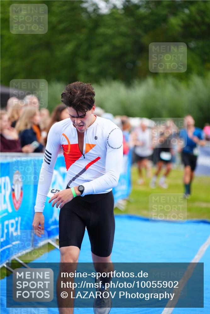 30.08.2026 - Elbe Triathlon Hamburg LAZAROV Photography http://msf.ph/oto/10055902 30.08.2026 11:06:27 Ziel 425, 482, 628 meine-sportfotos.de