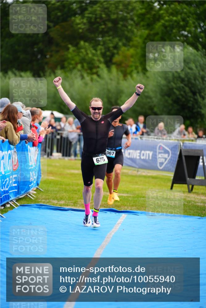 30.08.2026 - Elbe Triathlon Hamburg LAZAROV Photography http://msf.ph/oto/10055940 30.08.2026 11:06:38 Ziel 675, 1067 meine-sportfotos.de