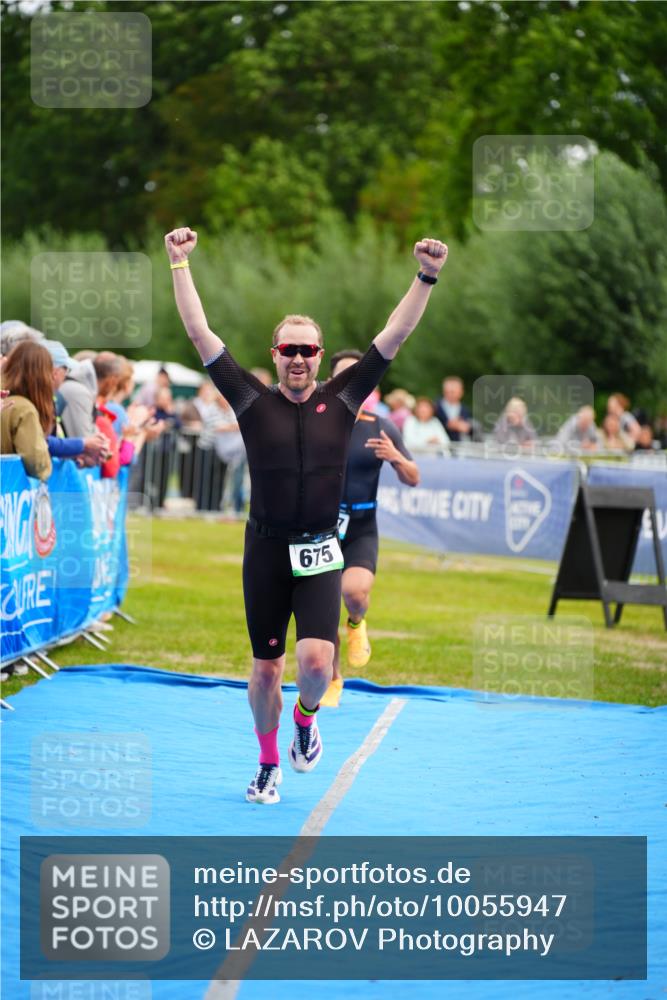 30.08.2026 - Elbe Triathlon Hamburg LAZAROV Photography http://msf.ph/oto/10055947 30.08.2026 11:06:38 Ziel 675, 1067 meine-sportfotos.de