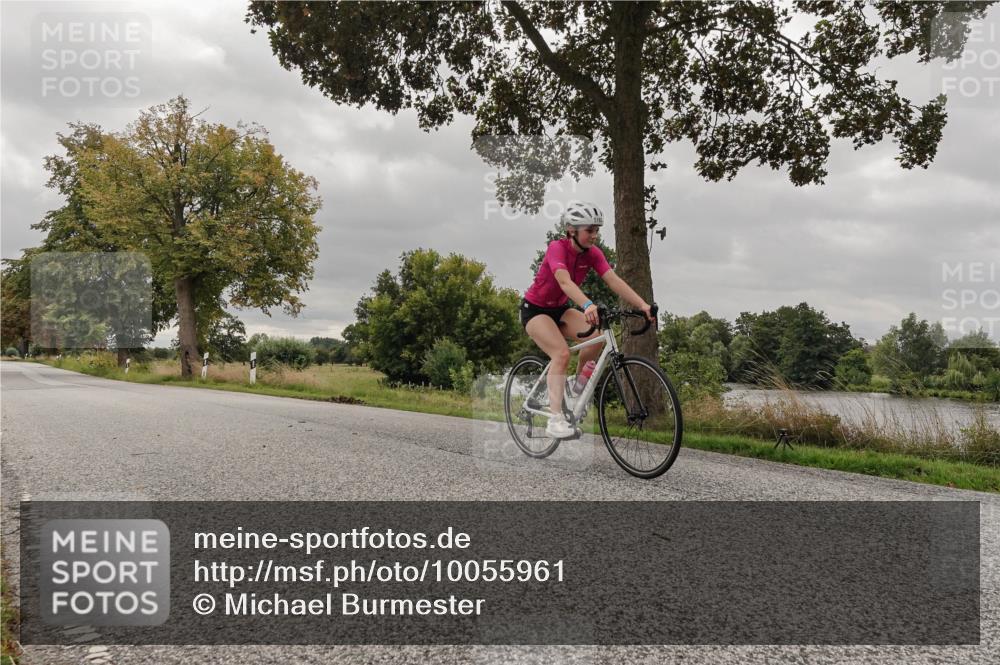30.08.2026 - Elbe Triathlon Hamburg Michael Burmester http://msf.ph/oto/10055961 30.08.2026 12:36:02 Radfahren  meine-sportfotos.de