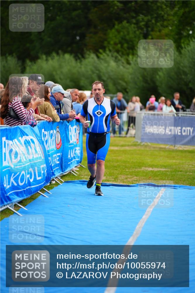 30.08.2026 - Elbe Triathlon Hamburg LAZAROV Photography http://msf.ph/oto/10055974 30.08.2026 11:06:49 Ziel 289 meine-sportfotos.de