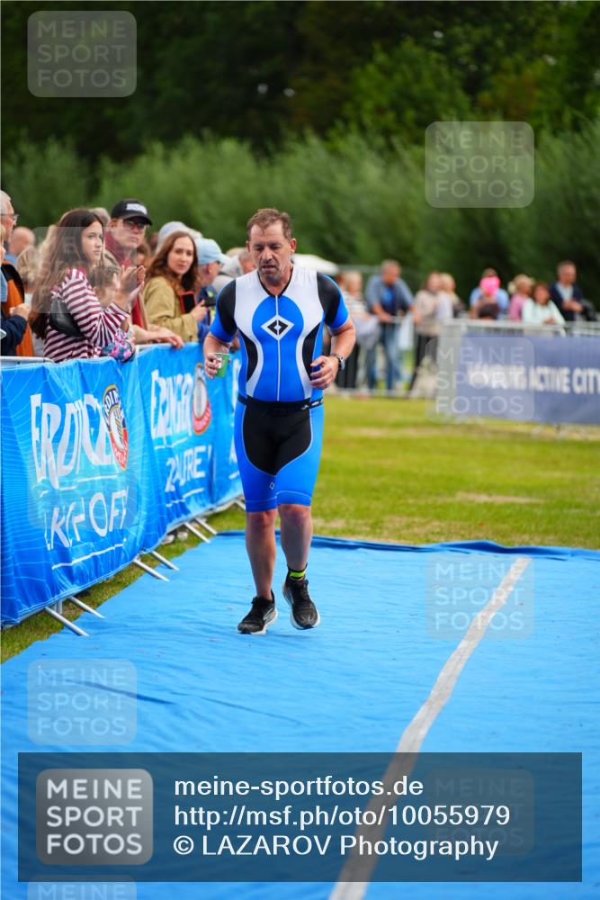 30.08.2026 - Elbe Triathlon Hamburg LAZAROV Photography http://msf.ph/oto/10055979 30.08.2026 11:06:50 Ziel 289 meine-sportfotos.de