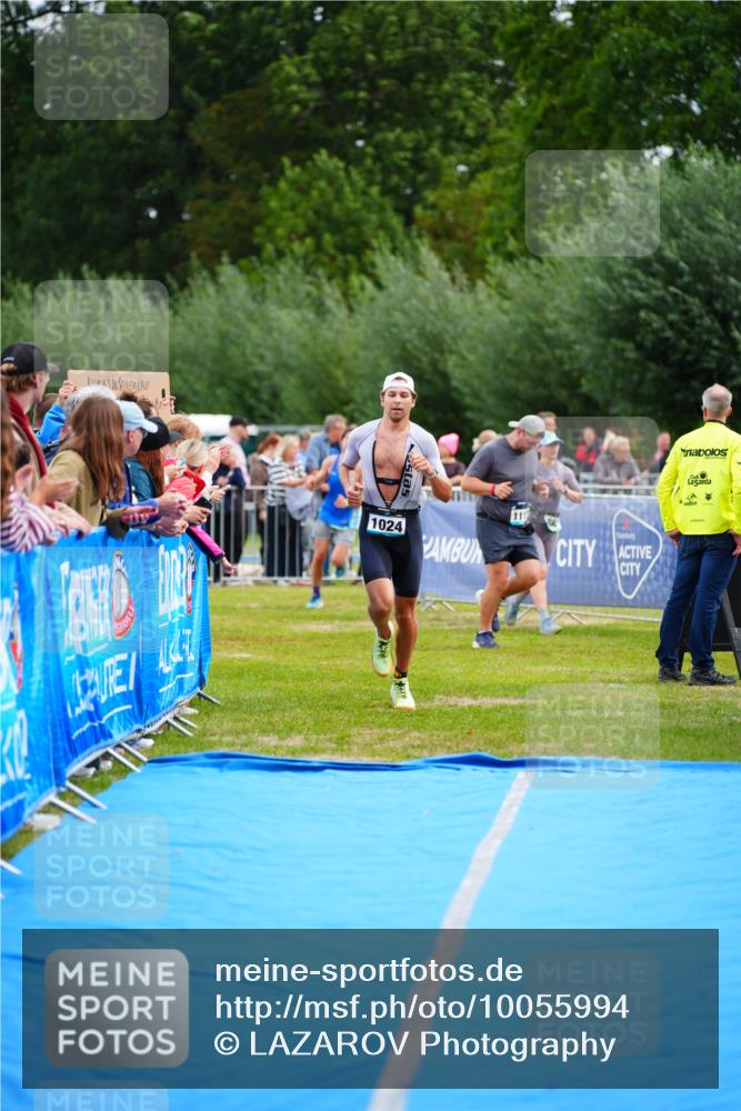 30.08.2026 - Elbe Triathlon Hamburg LAZAROV Photography http://msf.ph/oto/10055994 30.08.2026 11:07:16 Ziel 488, 1024 meine-sportfotos.de