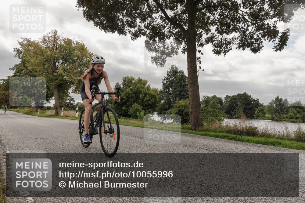 30.08.2026 - Elbe Triathlon Hamburg Michael Burmester http://msf.ph/oto/10055996 30.08.2026 12:42:46 Radfahren 1807, 1811, 1829 meine-sportfotos.de