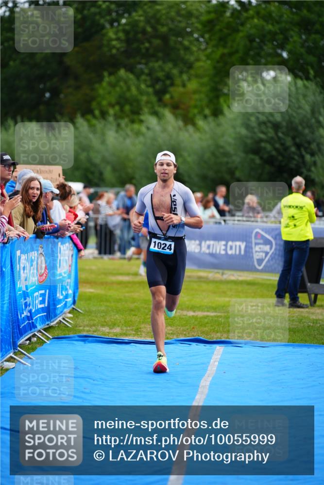 30.08.2026 - Elbe Triathlon Hamburg LAZAROV Photography http://msf.ph/oto/10055999 30.08.2026 11:07:17 Ziel 488, 1024 meine-sportfotos.de