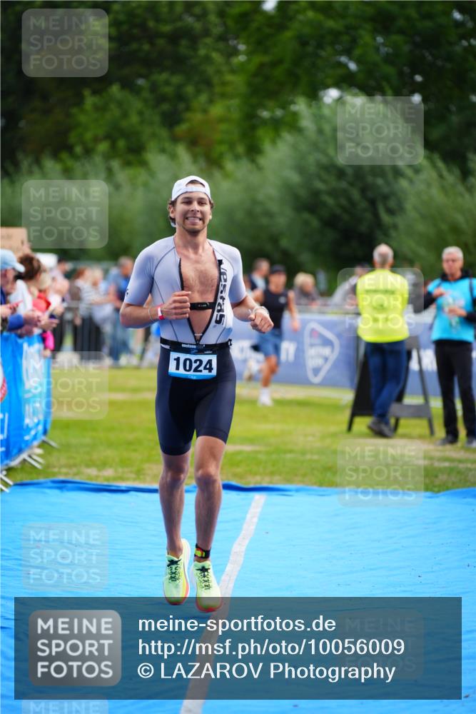 30.08.2026 - Elbe Triathlon Hamburg LAZAROV Photography http://msf.ph/oto/10056009 30.08.2026 11:07:18 Ziel 488, 1024 meine-sportfotos.de