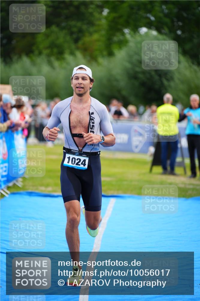 30.08.2026 - Elbe Triathlon Hamburg LAZAROV Photography http://msf.ph/oto/10056017 30.08.2026 11:07:19 Ziel 488, 1024 meine-sportfotos.de