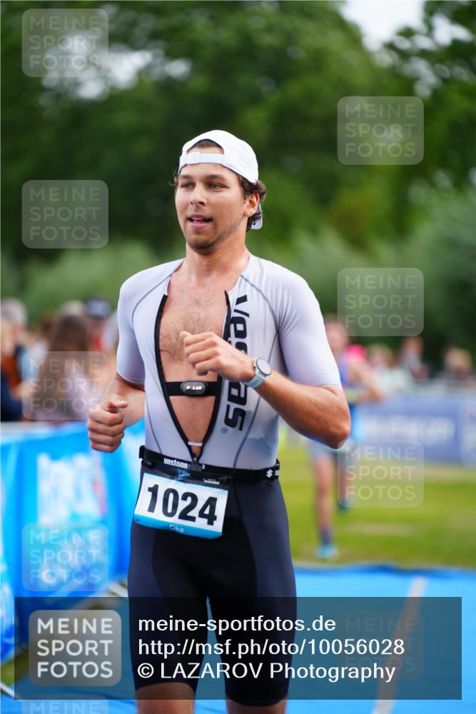 30.08.2026 - Elbe Triathlon Hamburg LAZAROV Photography http://msf.ph/oto/10056028 30.08.2026 11:07:20 Ziel 488, 1024 meine-sportfotos.de