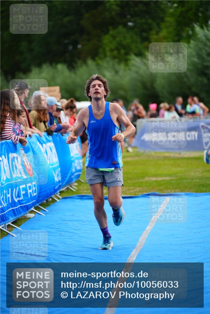 30.08.2026 - Elbe Triathlon Hamburg LAZAROV Photography http://msf.ph/oto/10056033 30.08.2026 11:07:23 Ziel 488, 495, 1024 meine-sportfotos.de