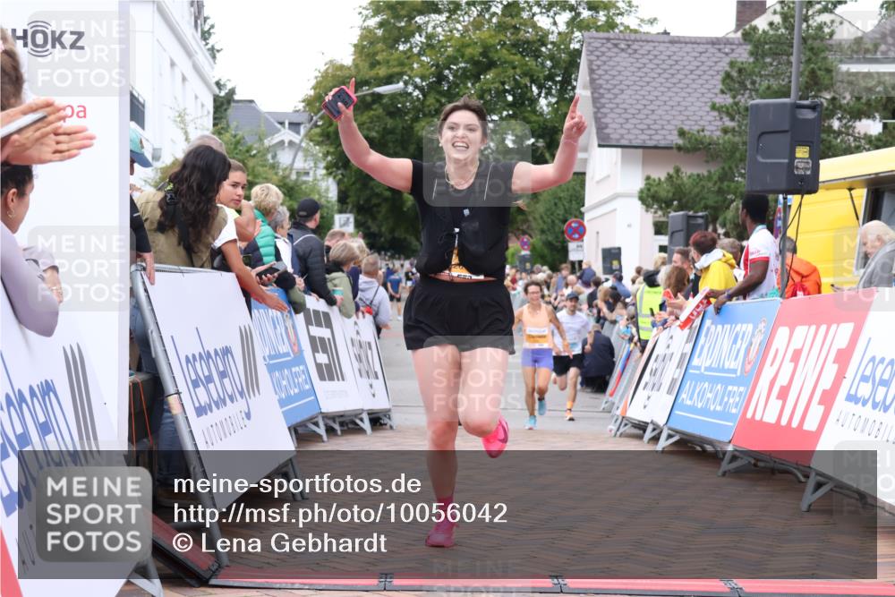30.08.2026 - Blankeneser Heldenlauf Lena Gebhardt http://msf.ph/oto/10056042 30.08.2026 12:10:32 Ziel 2081, 2082, 2128, 2224, 4350 meine-sportfotos.de