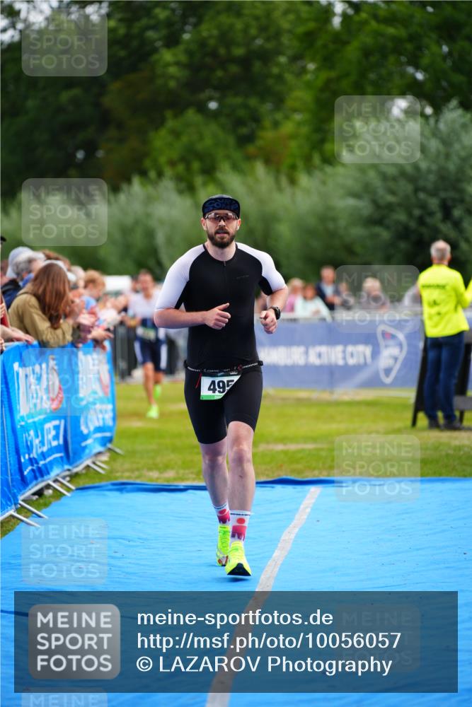 30.08.2026 - Elbe Triathlon Hamburg LAZAROV Photography http://msf.ph/oto/10056057 30.08.2026 11:07:28 Ziel 495, 728 meine-sportfotos.de