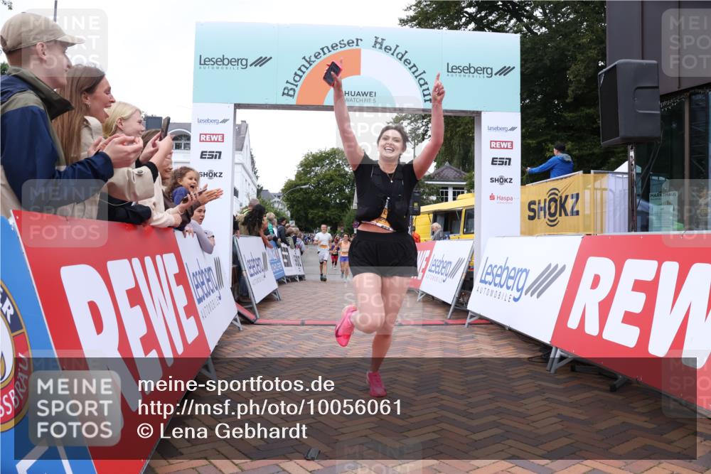30.08.2026 - Blankeneser Heldenlauf Lena Gebhardt http://msf.ph/oto/10056061 30.08.2026 12:10:33 Ziel 2081, 2082, 2128, 2224, 4350 meine-sportfotos.de