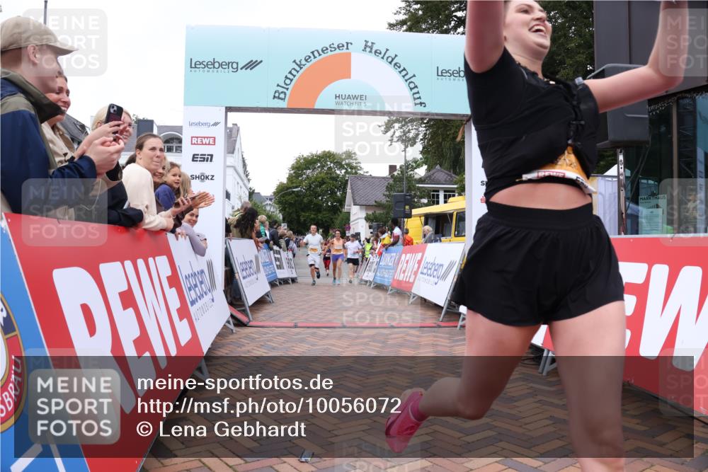 30.08.2026 - Blankeneser Heldenlauf Lena Gebhardt http://msf.ph/oto/10056072 30.08.2026 12:10:33 Ziel 2081, 2082, 2128, 2224, 4350 meine-sportfotos.de