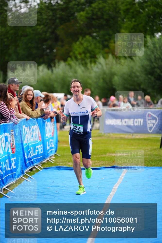 30.08.2026 - Elbe Triathlon Hamburg LAZAROV Photography http://msf.ph/oto/10056081 30.08.2026 11:07:34 Ziel 728 meine-sportfotos.de