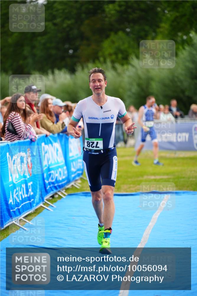 30.08.2026 - Elbe Triathlon Hamburg LAZAROV Photography http://msf.ph/oto/10056094 30.08.2026 11:07:35 Ziel 728 meine-sportfotos.de
