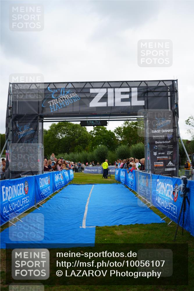 30.08.2026 - Elbe Triathlon Hamburg LAZAROV Photography http://msf.ph/oto/10056107 30.08.2026 11:07:56 Ziel  meine-sportfotos.de