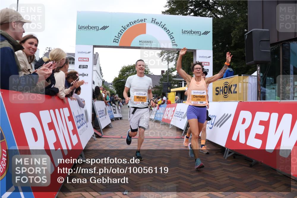 30.08.2026 - Blankeneser Heldenlauf Lena Gebhardt http://msf.ph/oto/10056119 30.08.2026 12:10:37 Ziel 2081, 2082, 2128, 2822, 4350 meine-sportfotos.de