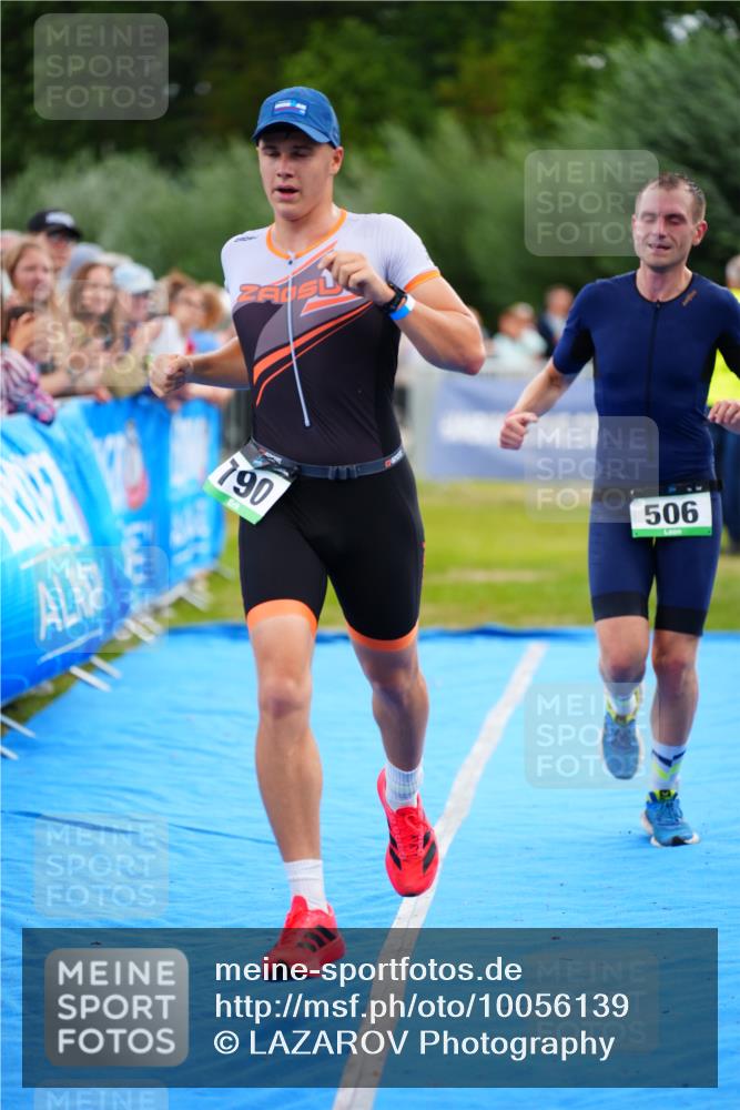 30.08.2026 - Elbe Triathlon Hamburg LAZAROV Photography http://msf.ph/oto/10056139 30.08.2026 11:08:22 Ziel 506, 790 meine-sportfotos.de