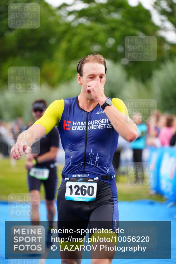 30.08.2026 - Elbe Triathlon Hamburg LAZAROV Photography http://msf.ph/oto/10056220 30.08.2026 11:08:44 Ziel 590, 655, 1260 meine-sportfotos.de