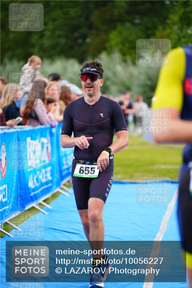30.08.2026 - Elbe Triathlon Hamburg LAZAROV Photography http://msf.ph/oto/10056227 30.08.2026 11:08:45 Ziel 555, 590, 655, 1260 meine-sportfotos.de