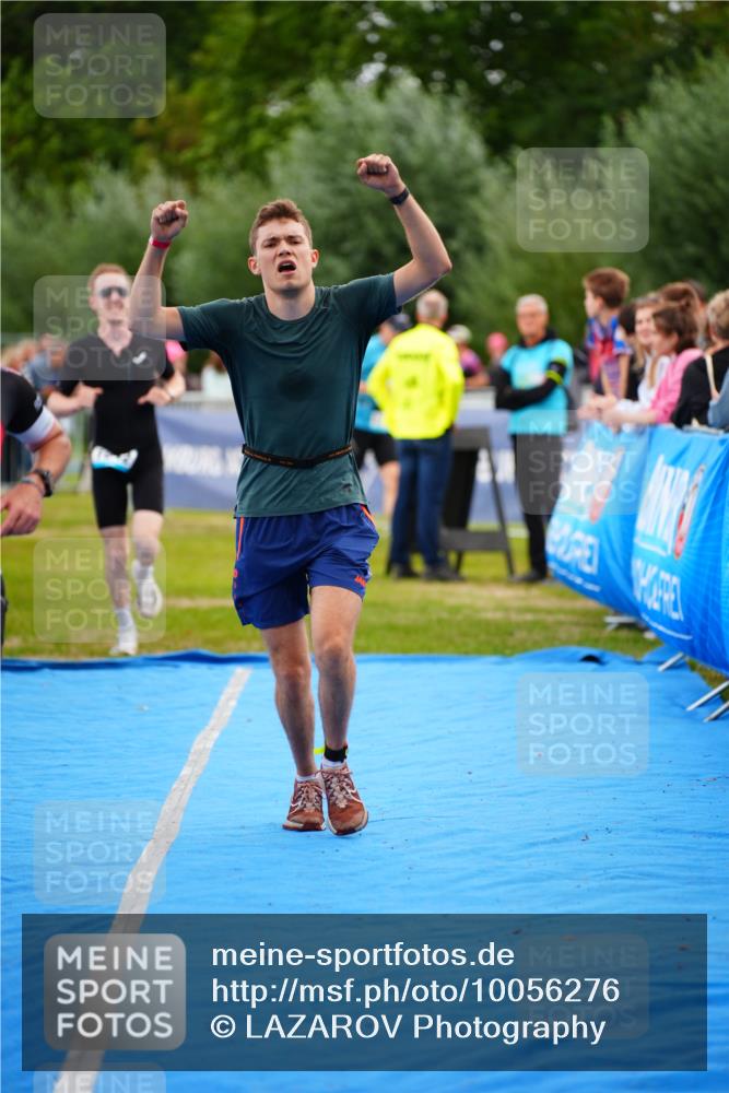 30.08.2026 - Elbe Triathlon Hamburg LAZAROV Photography http://msf.ph/oto/10056276 30.08.2026 11:08:56 Ziel 503, 555, 746, 1042 meine-sportfotos.de