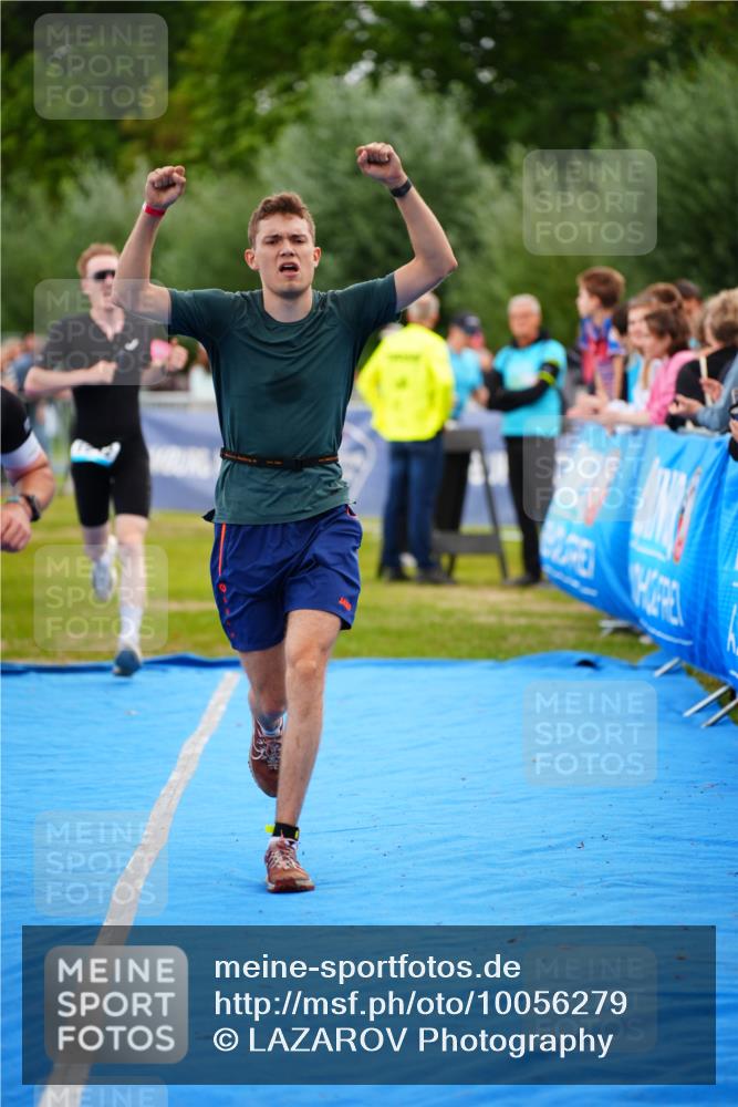 30.08.2026 - Elbe Triathlon Hamburg LAZAROV Photography http://msf.ph/oto/10056279 30.08.2026 11:08:56 Ziel 503, 555, 746, 1042 meine-sportfotos.de