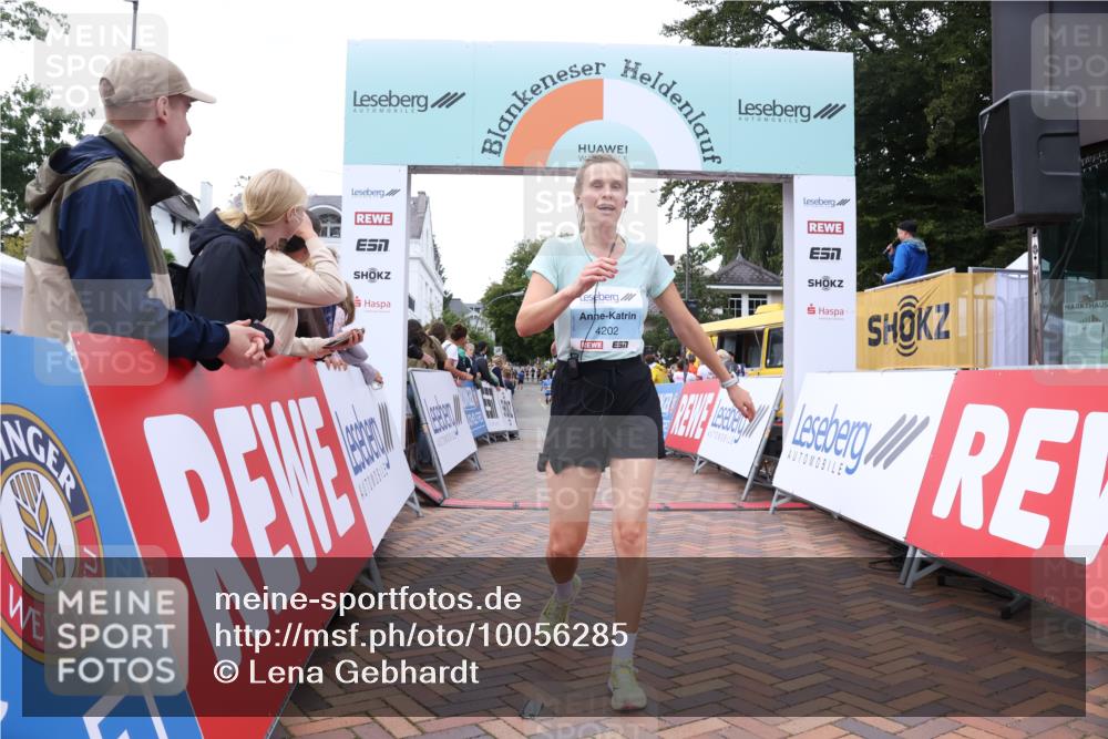 30.08.2026 - Blankeneser Heldenlauf Lena Gebhardt http://msf.ph/oto/10056285 30.08.2026 12:11:01 Ziel 2045, 2051, 2393, 4137, 4202, 4309, 4367 meine-sportfotos.de