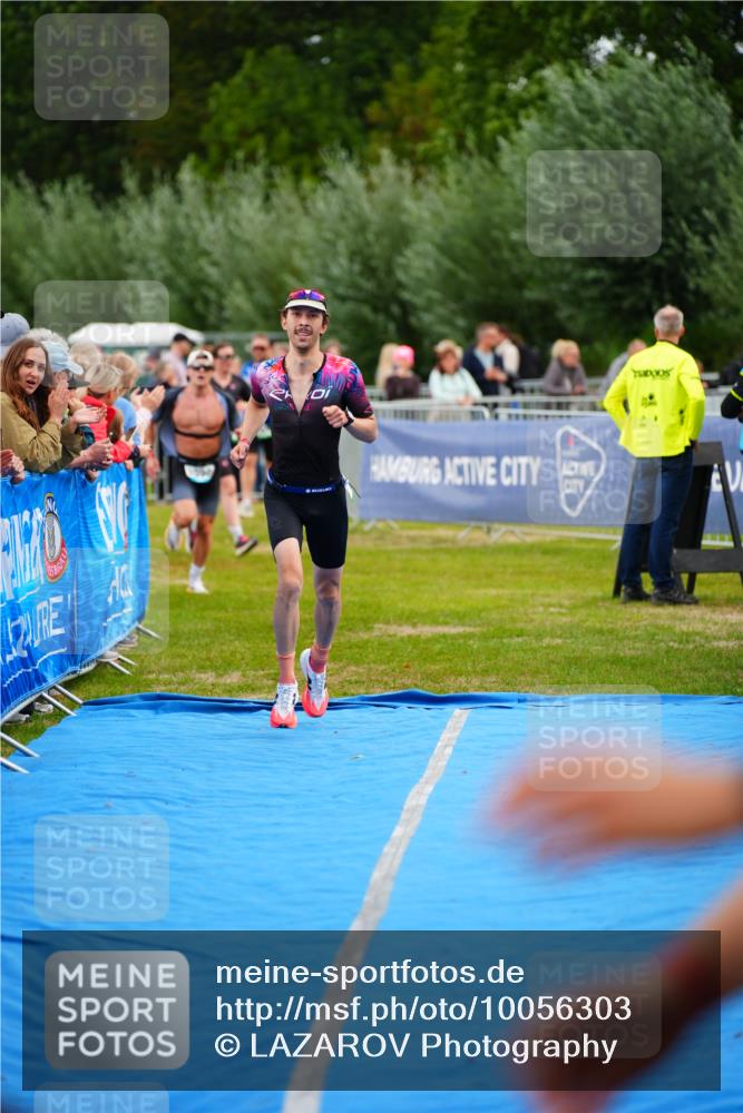 30.08.2026 - Elbe Triathlon Hamburg LAZAROV Photography http://msf.ph/oto/10056303 30.08.2026 11:09:03 Ziel 633, 1098 meine-sportfotos.de