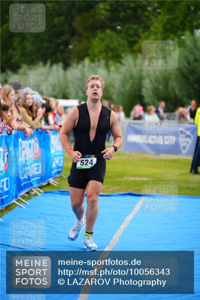 30.08.2026 - Elbe Triathlon Hamburg LAZAROV Photography http://msf.ph/oto/10056343 30.08.2026 11:09:26 Ziel 505, 524, 681 meine-sportfotos.de
