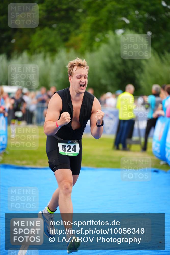 30.08.2026 - Elbe Triathlon Hamburg LAZAROV Photography http://msf.ph/oto/10056346 30.08.2026 11:09:27 Ziel 505, 524, 681, 751 meine-sportfotos.de