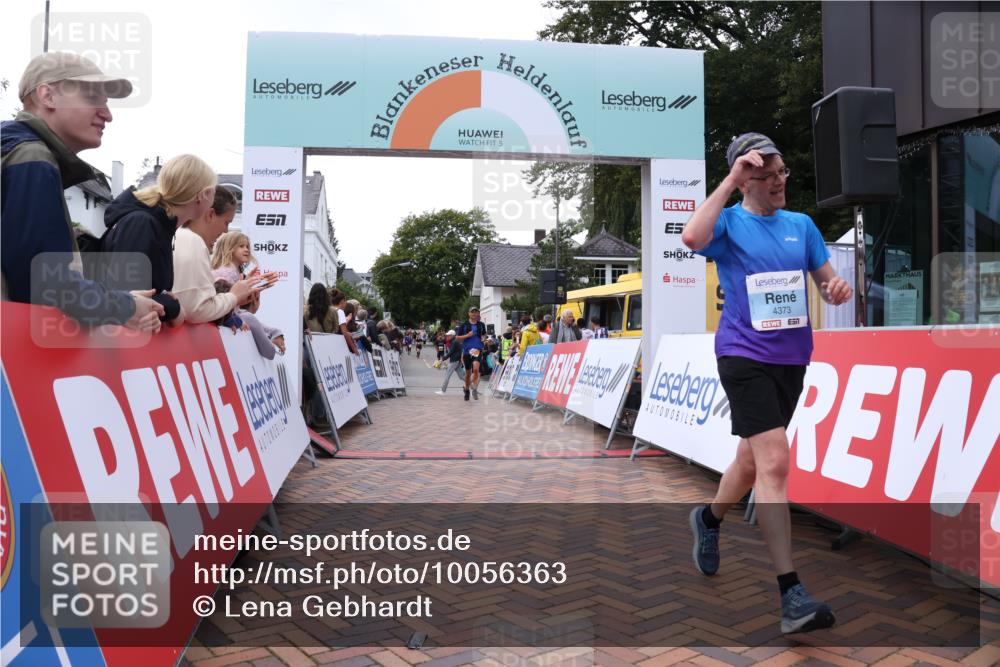 30.08.2026 - Blankeneser Heldenlauf Lena Gebhardt http://msf.ph/oto/10056363 30.08.2026 12:11:22 Ziel 2320, 2912, 4373, 4445 meine-sportfotos.de