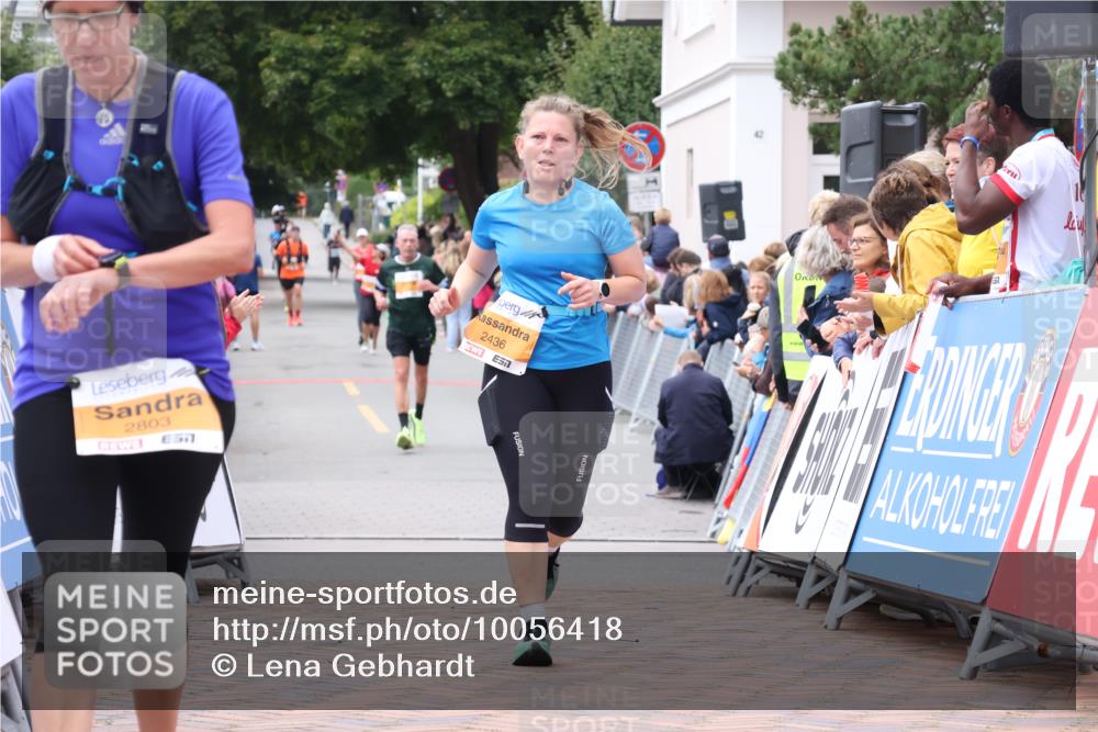 30.08.2026 - Blankeneser Heldenlauf Lena Gebhardt http://msf.ph/oto/10056418 30.08.2026 12:11:45 Ziel 2086, 2436, 2438, 2803 meine-sportfotos.de
