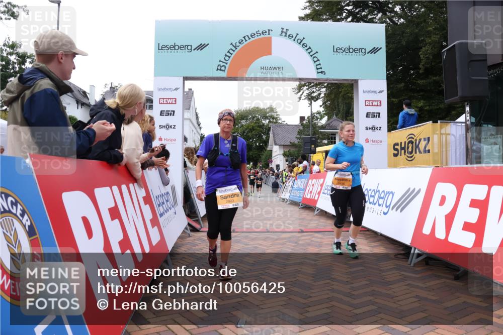 30.08.2026 - Blankeneser Heldenlauf Lena Gebhardt http://msf.ph/oto/10056425 30.08.2026 12:11:48 Ziel 2436, 2438, 2803 meine-sportfotos.de