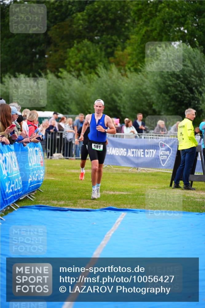 30.08.2026 - Elbe Triathlon Hamburg LAZAROV Photography http://msf.ph/oto/10056427 30.08.2026 11:10:08 Ziel 439, 581 meine-sportfotos.de