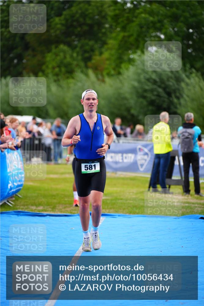 30.08.2026 - Elbe Triathlon Hamburg LAZAROV Photography http://msf.ph/oto/10056434 30.08.2026 11:10:10 Ziel 439, 581 meine-sportfotos.de